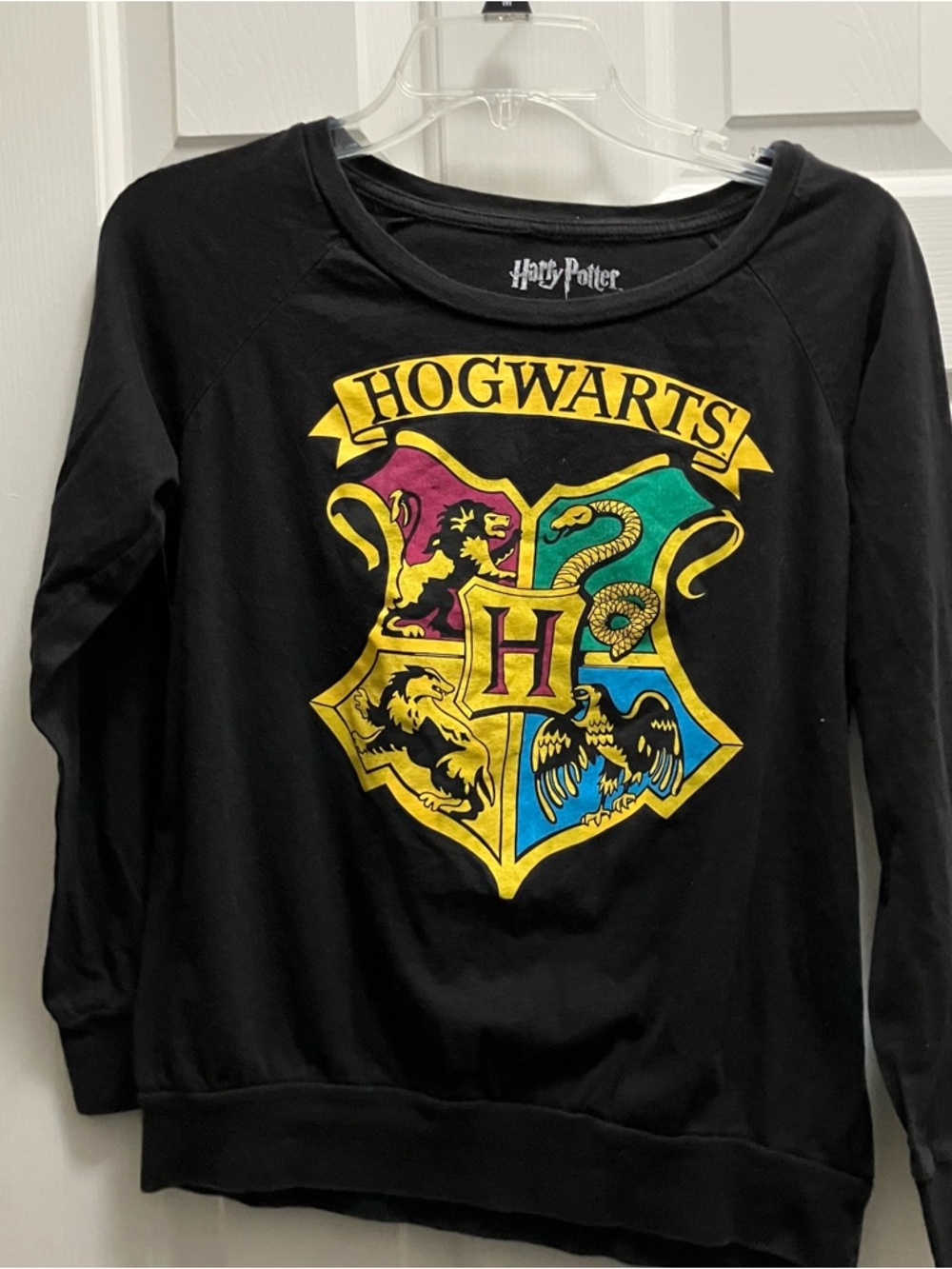 Harry Potter Womens Long Sleeve T-Shirt Size S Black Hogwarts Seal Graphic Tee